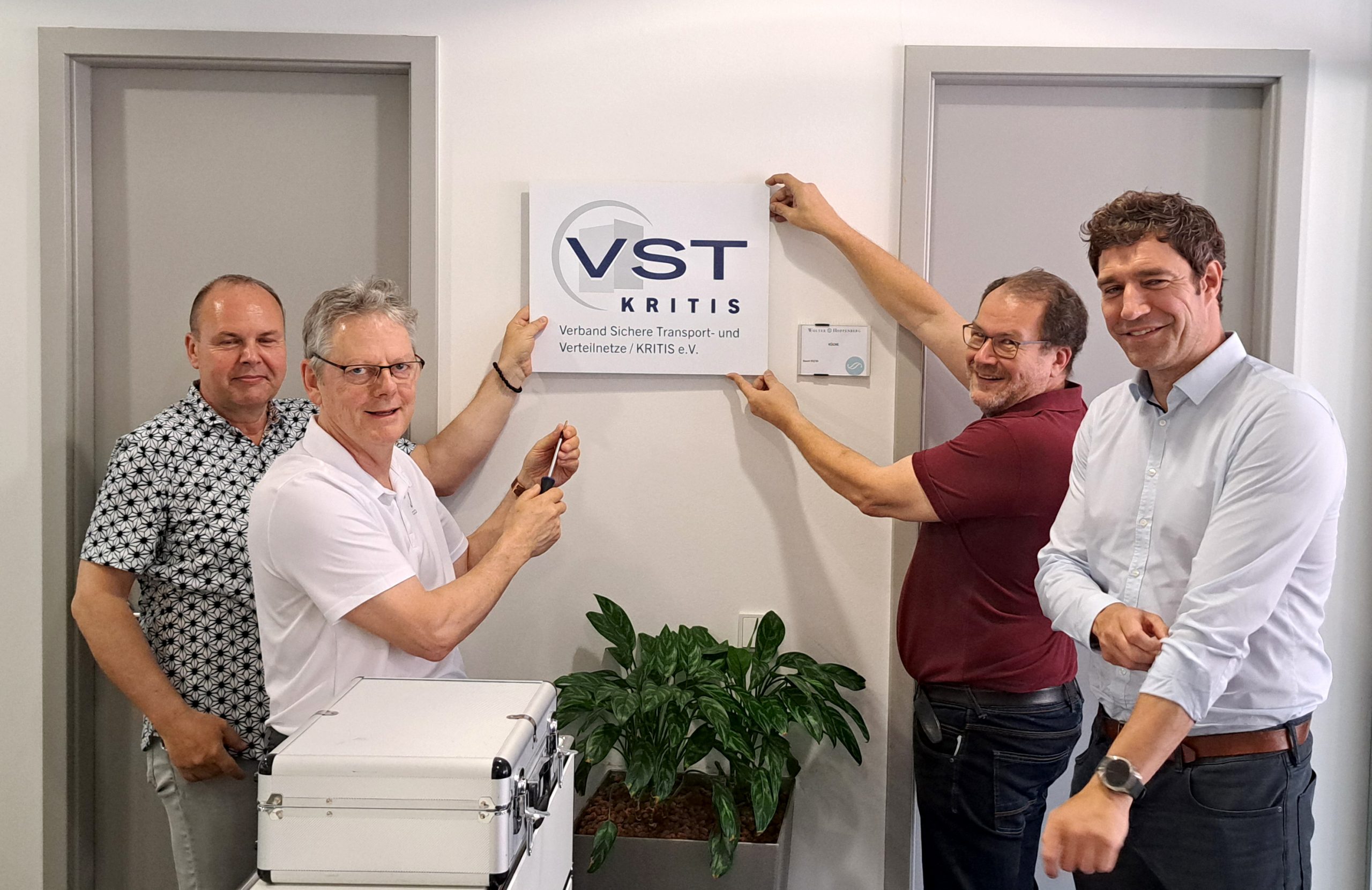 Eröffnung der VST-Geschäftsstelle in Berlin – VST-Schild