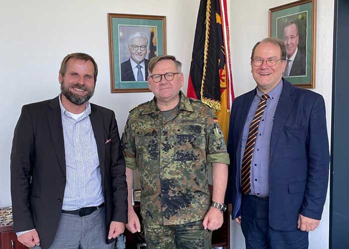 Besuch-Jan-Syré-und-Mirko-Knappe-040826_BB